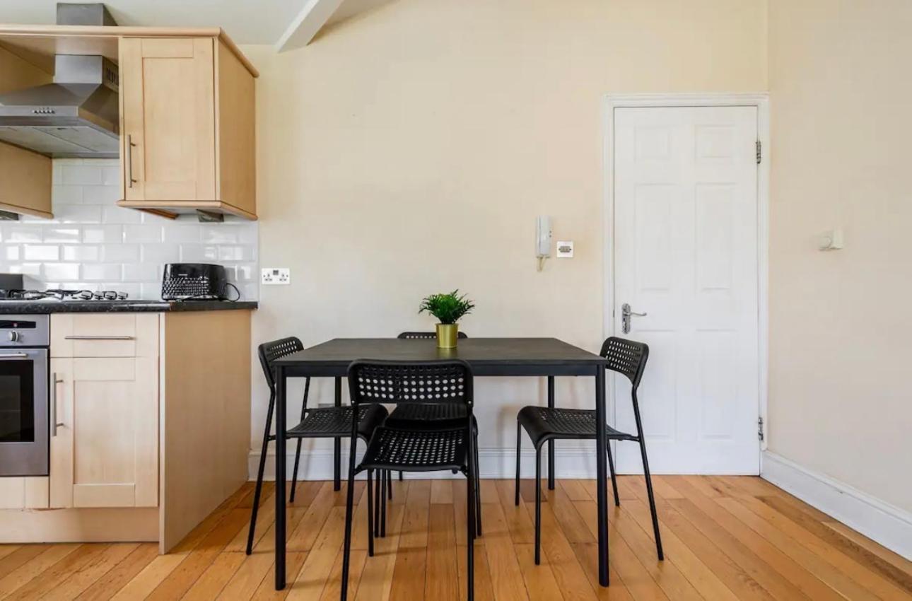 Lovely 3-Bed 20 Minutes To Central London Eksteriør bilde